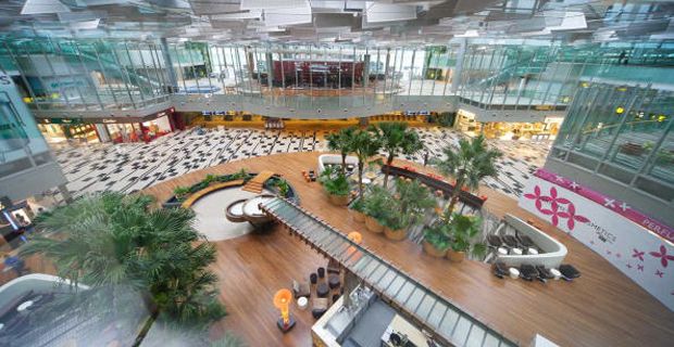 aeropuerto-changi-singapur-mejor-aeropuerto-del-mundo-2014-default