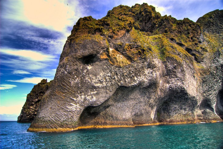 La belleza de Elephant Rock en Islandia