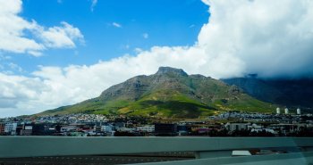 Vista de Ciudad del Cabo con Table Mountain al fondo