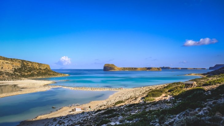 Laguna turquesa de Balos con arena blanca en la isla de Creta