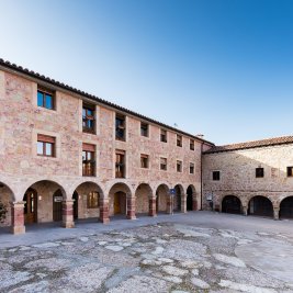 Panorámica de Sigüenza con la catedral y el castillo dominando el caserío medieval